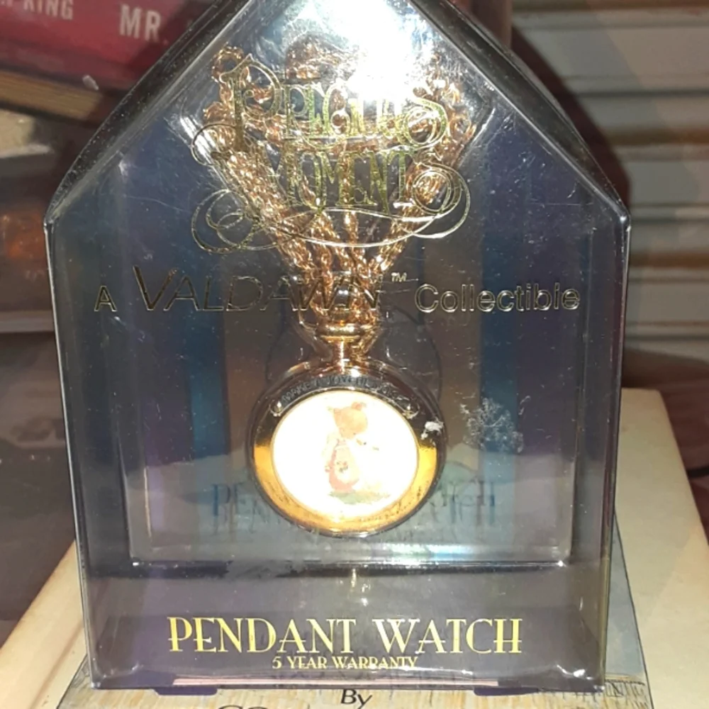 1995 PRECIOUS MOMENTS PENDANT WATCH NEW IN PACKAGE